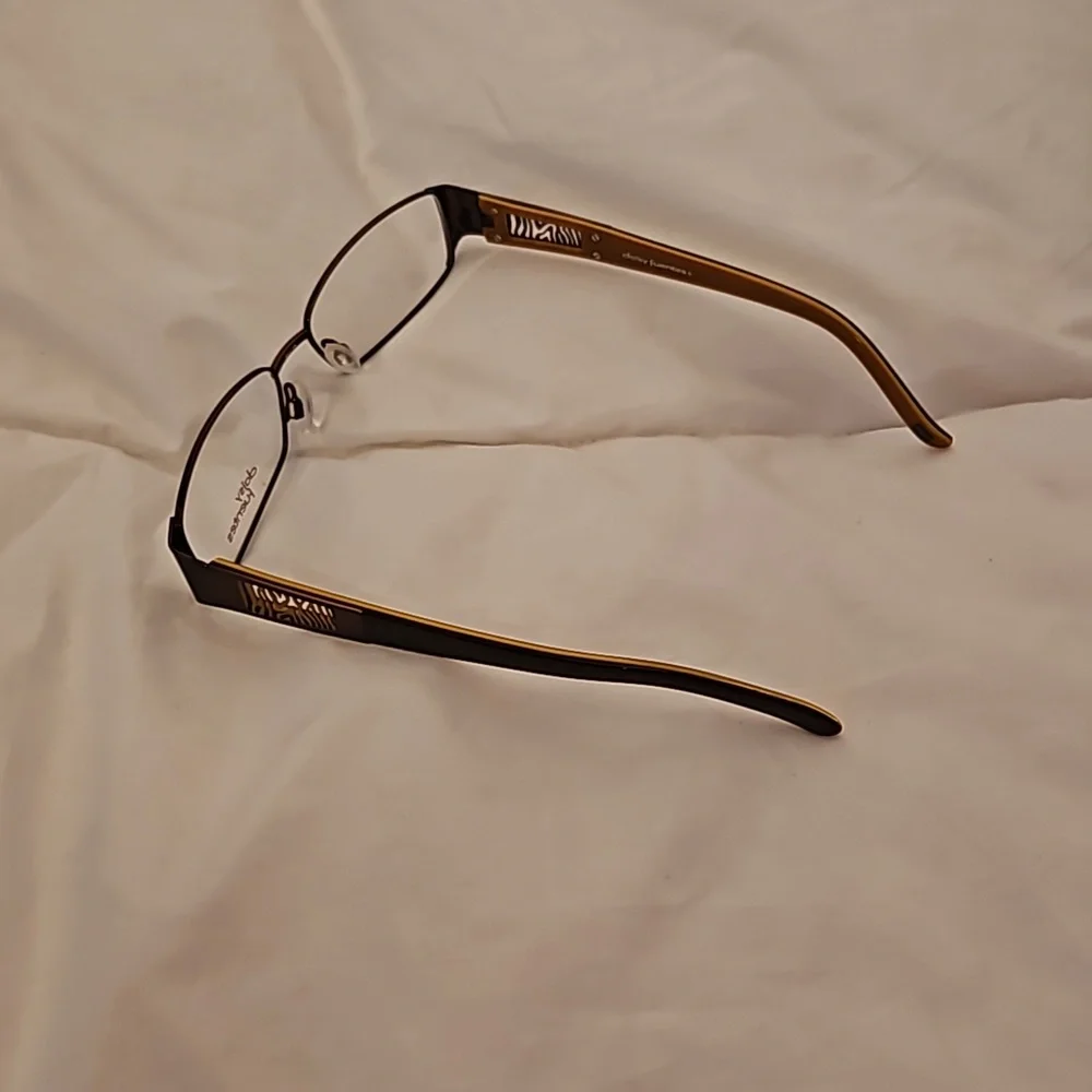 New Daisy Fuentes glasses frames (53 15)